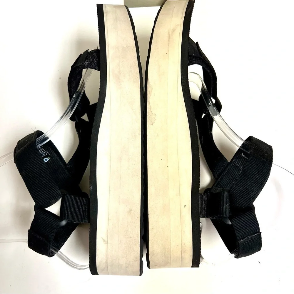 TEVA Flatform Universal sandals in Black womens size 10M Hiking comfy.
